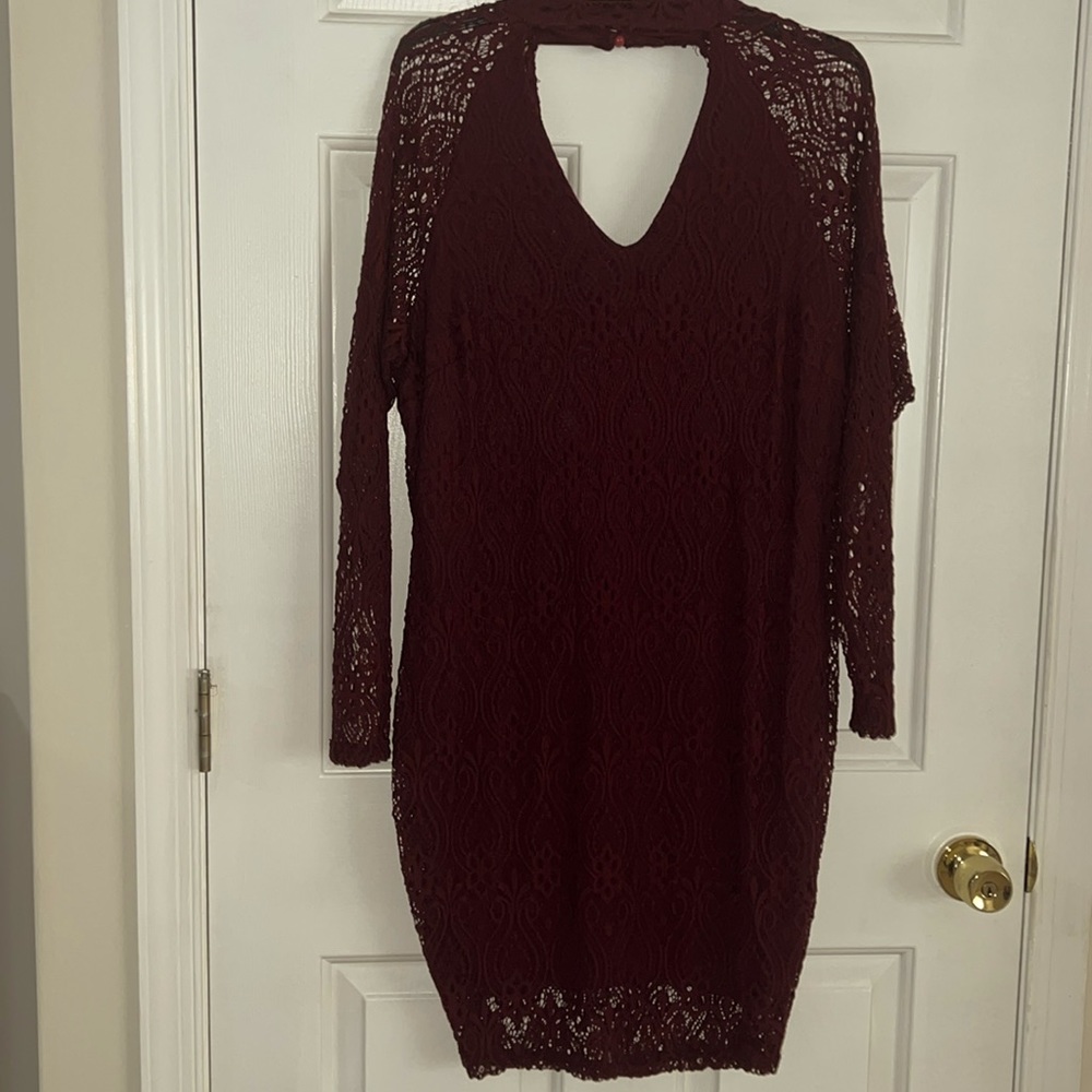 Beautiful Lace Dress With Attached Under Slip Size 2X